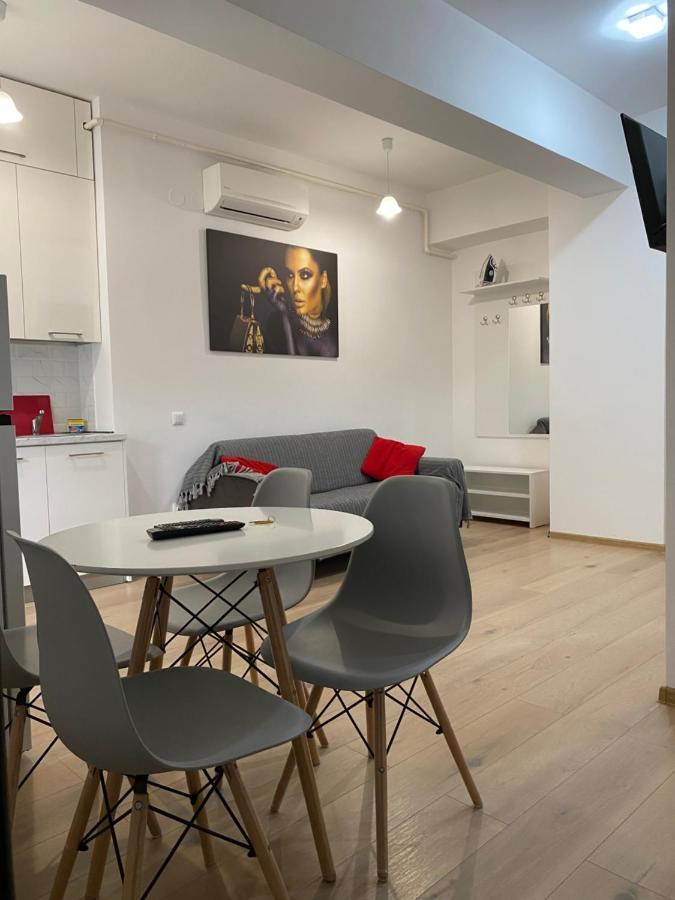 City Center Glam Apartments Palas Яш Екстериор снимка