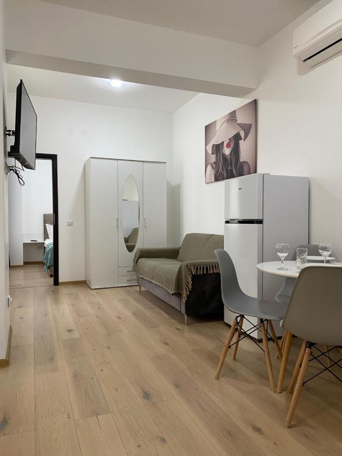 City Center Glam Apartments Palas Яш Екстериор снимка