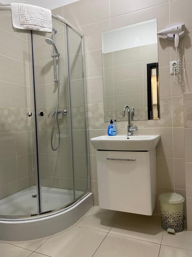 City Center Glam Apartments Palas Яш Екстериор снимка